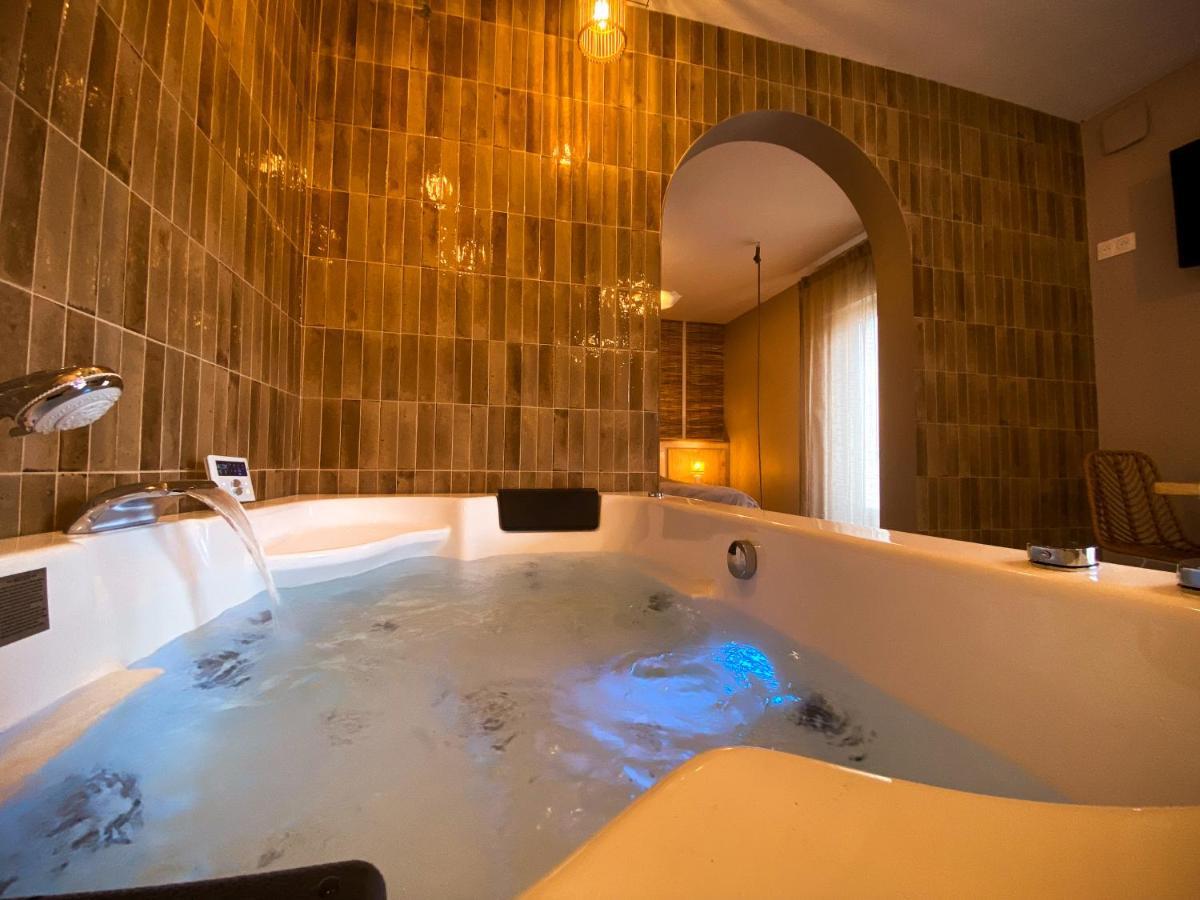 Love Room Suite Bali - Auray En Bretagne Brech 외부 사진