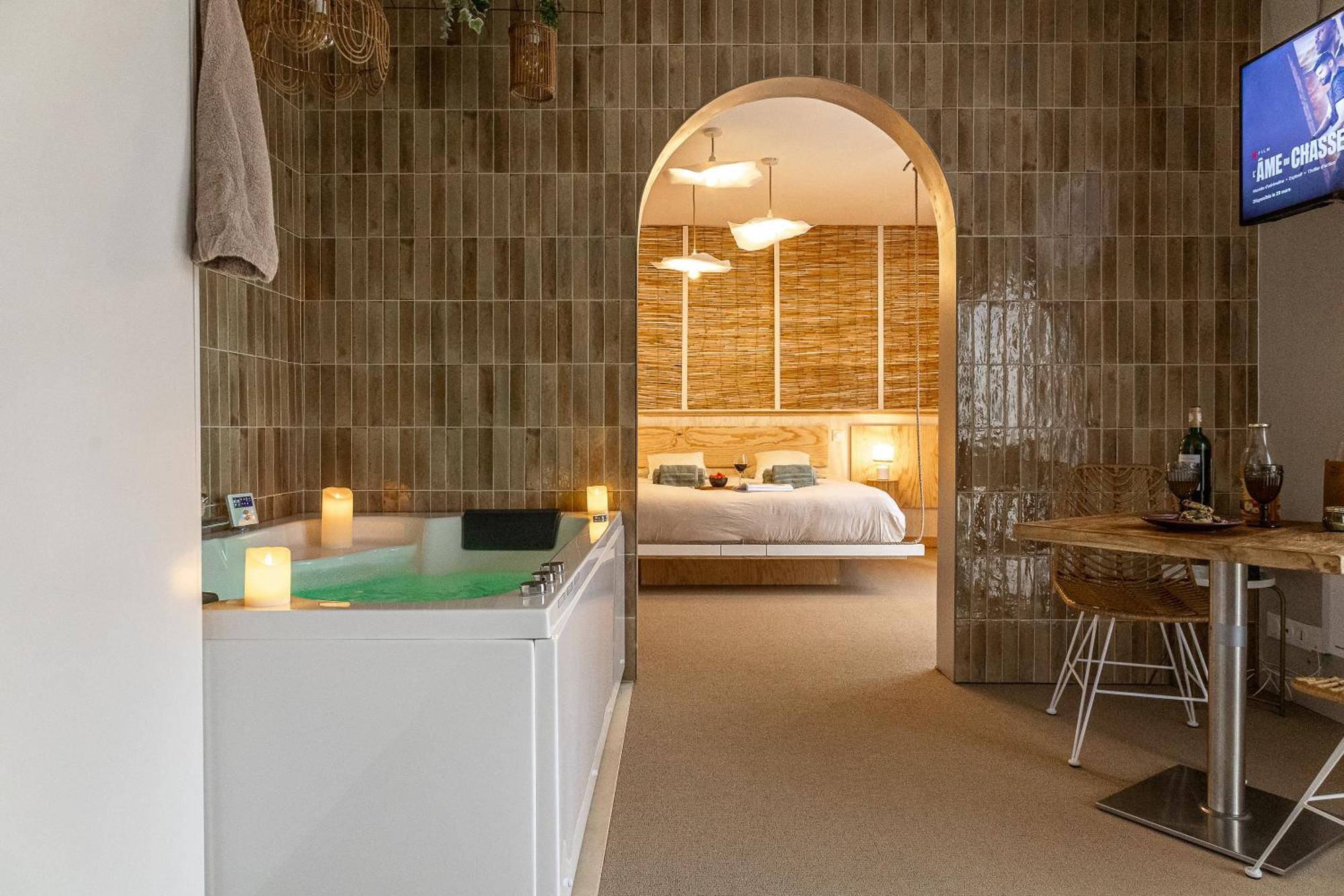 Love Room Suite Bali - Auray En Bretagne Brech 외부 사진